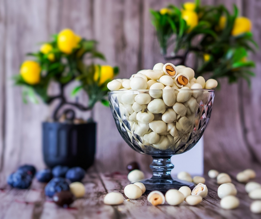 Arahide în Ciocolată Albă (drajeuri)