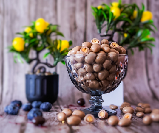 Arahide în Ciocolată cu Lapte și Aromă de Cappucino (drajeuri)