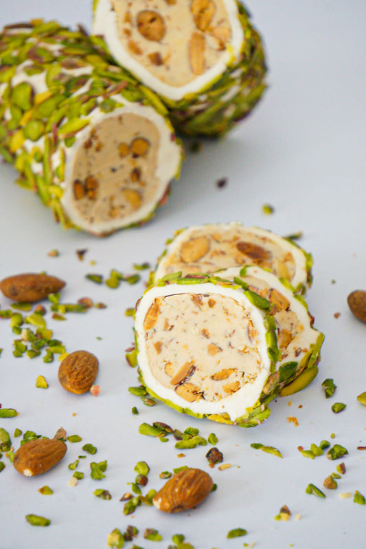 Rahat Turcesc umplut cu Cremă de Alune, Migdale și Fistic